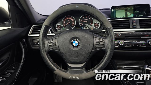 BMW 3-Series 2016 — photo 13
