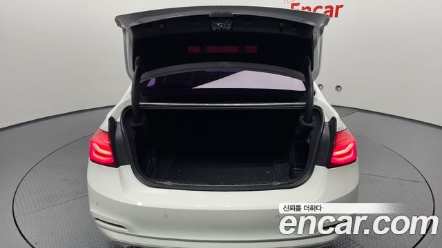 BMW 3-Series 2016 — photo 20
