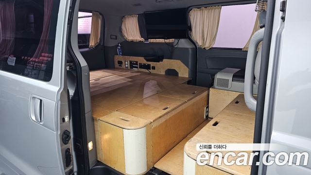 Hyundai Starex 2018 — photo 13