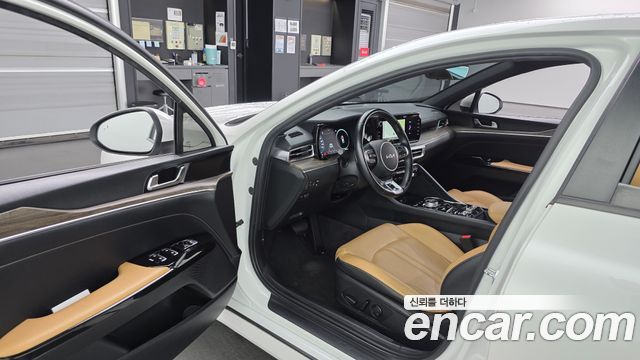 Kia K5 2022 — photo 13