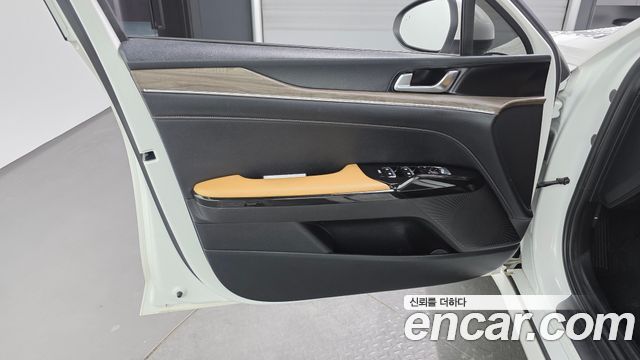 Kia K5 2022 — photo 14