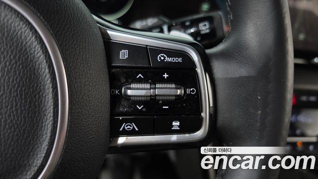 Kia Canival 2021 — photo 16