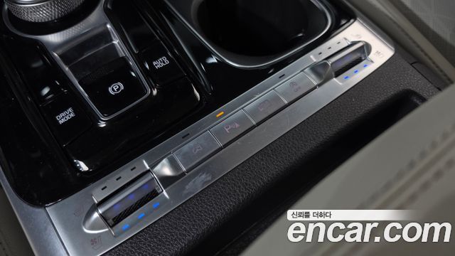 Kia Canival 2021 — photo 17