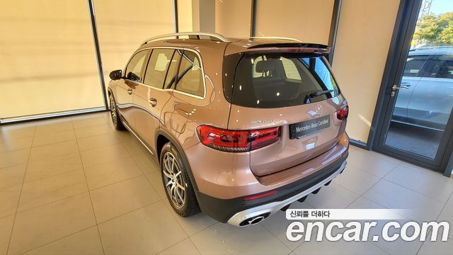 Mercedes-Benz GLB-Class 2022 — photo 2