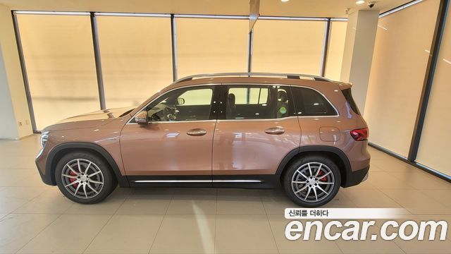 Mercedes-Benz GLB-Class 2022 — photo 12