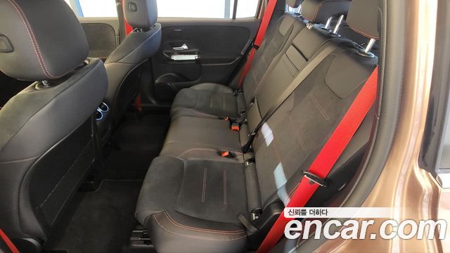 Mercedes-Benz GLB-Class 2022 — photo 13