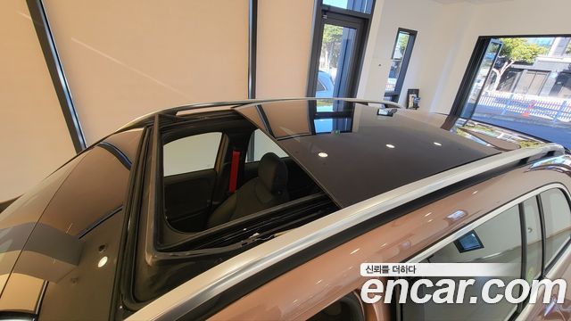 Mercedes-Benz GLB-Class 2022 — photo 16