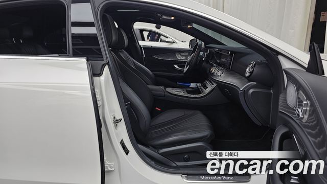 Mercedes-Benz CLS-Class 2021 — photo 16