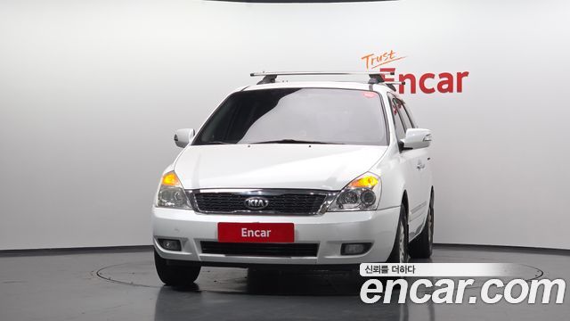 Kia Canival 2012 — photo 3