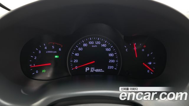 Kia Canival 2012 — photo 8