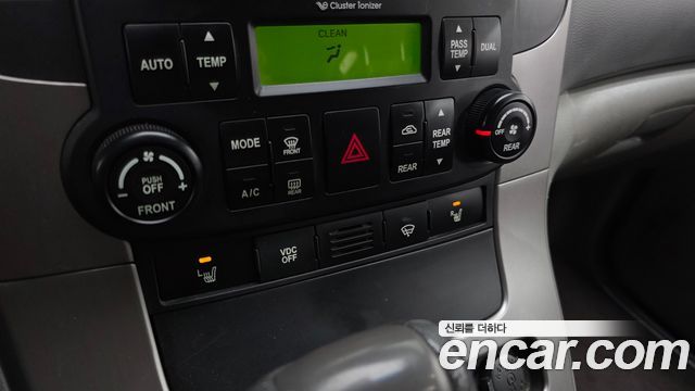 Kia Canival 2012 — photo 18
