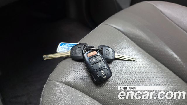 Kia Canival 2012 — photo 19