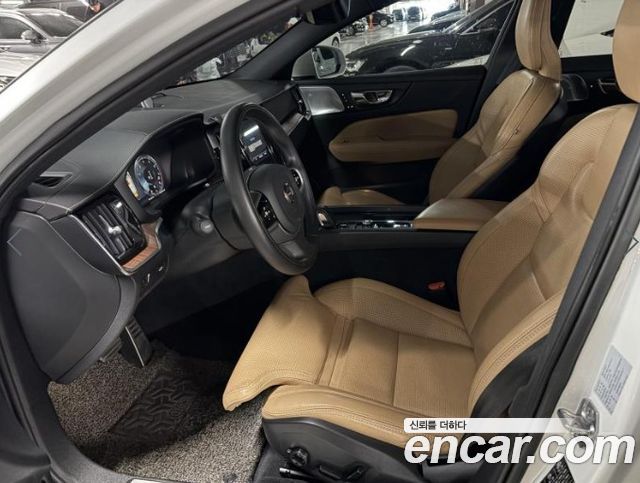 Volvo V60 2021 — photo 4