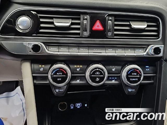 Genesis G70 2018 — photo 10