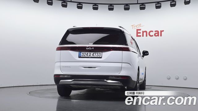 Kia Canival 2023 — photo 4