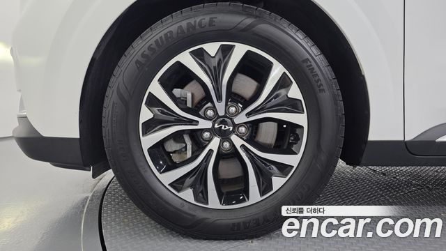 Kia Canival 2023 — photo 5