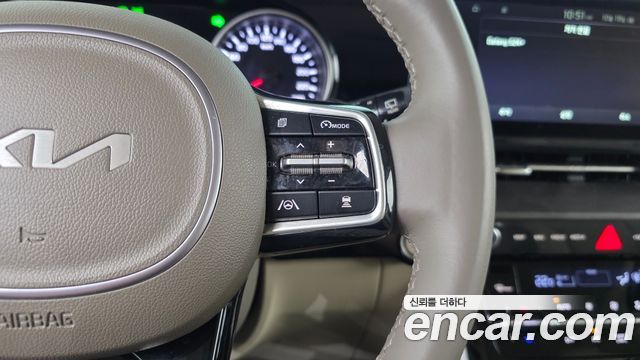 Kia Canival 2023 — photo 17