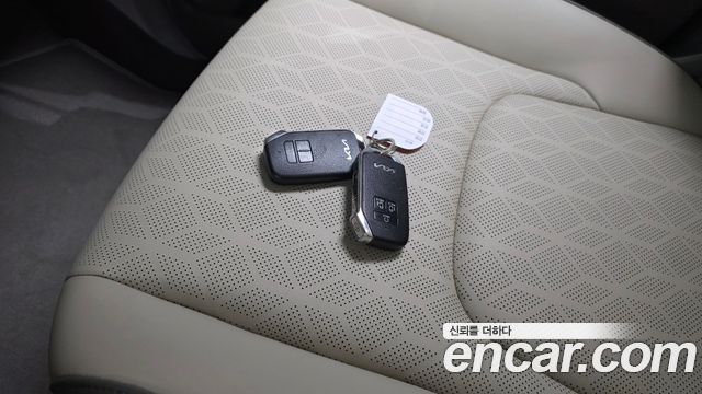 Kia Canival 2023 — photo 22