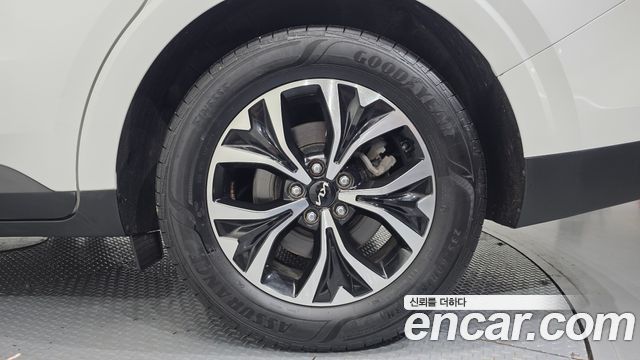Kia Canival 2023 — photo 7