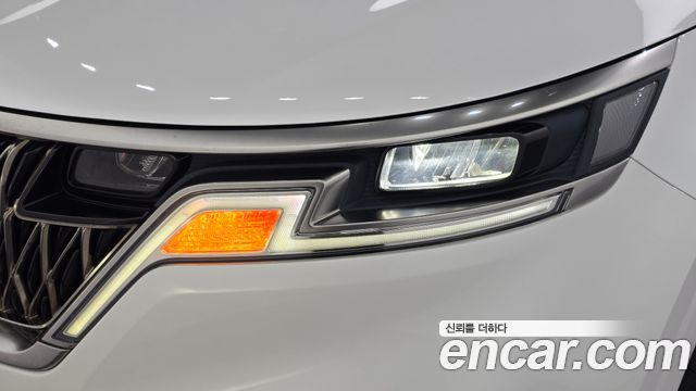 Kia Canival 2023 — photo 8