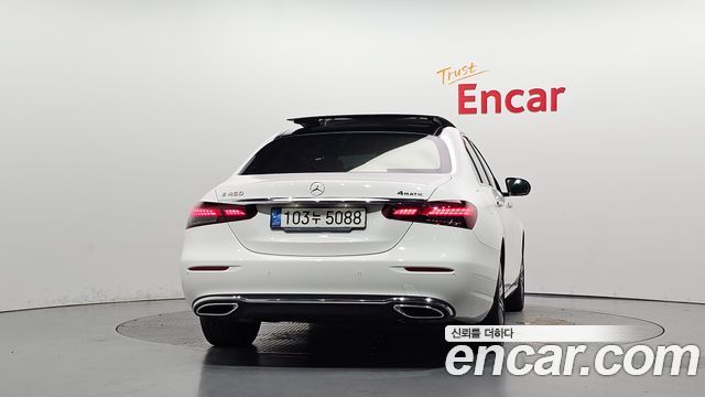 Mercedes-Benz E-Class 2021 — photo 4