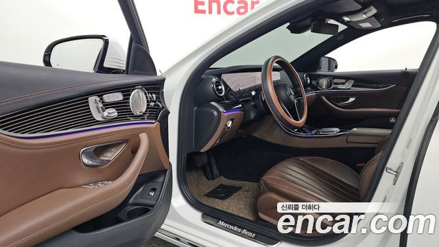 Mercedes-Benz E-Class 2021 — photo 13