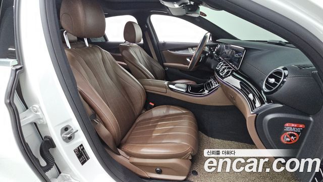 Mercedes-Benz E-Class 2021 — photo 16