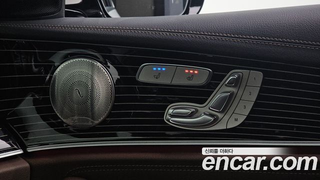 Mercedes-Benz E-Class 2021 — photo 27