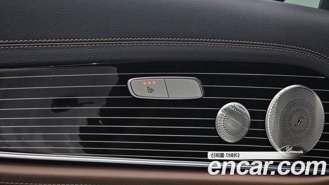 Mercedes-Benz E-Class 2021 — photo 28