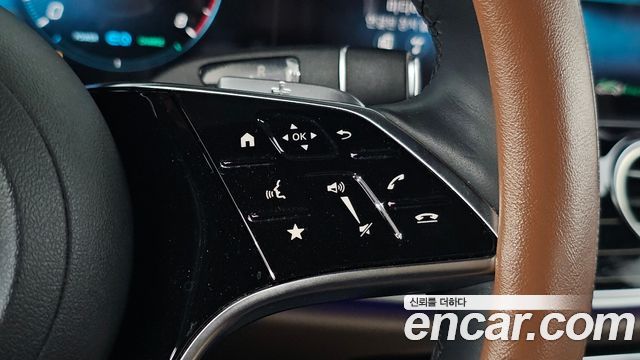 Mercedes-Benz E-Class 2021 — photo 31