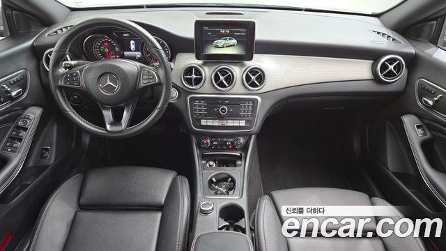 Mercedes-Benz CLA-Class 2018 — photo 10