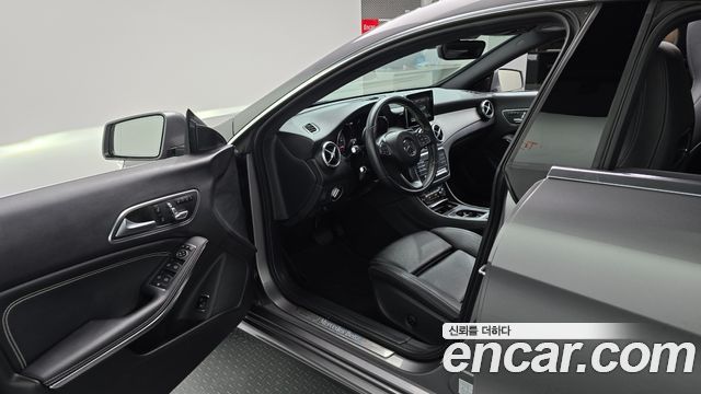 Mercedes-Benz CLA-Class 2018 — photo 13