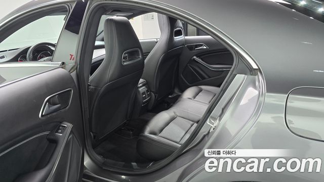 Mercedes-Benz CLA-Class 2018 — photo 17