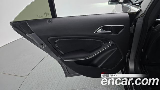 Mercedes-Benz CLA-Class 2018 — photo 15