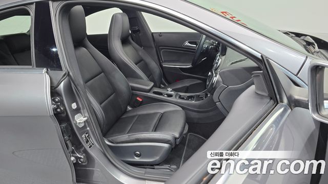 Mercedes-Benz CLA-Class 2018 — photo 16