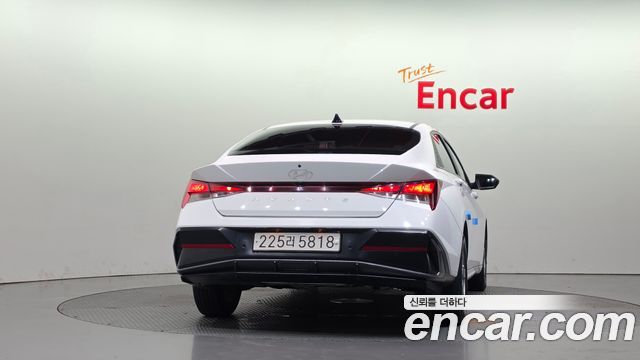 Hyundai AVANTE 2024 — photo 4