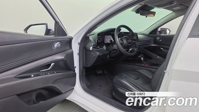 Hyundai AVANTE 2024 — photo 16