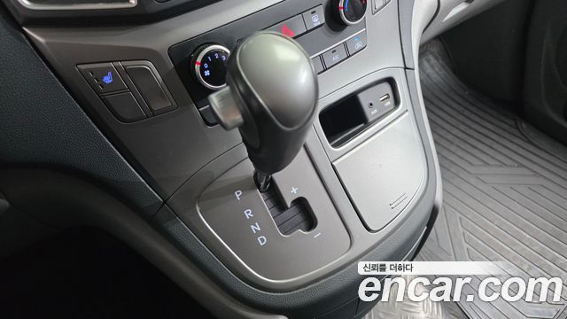 Hyundai Starex 2021 — photo 9