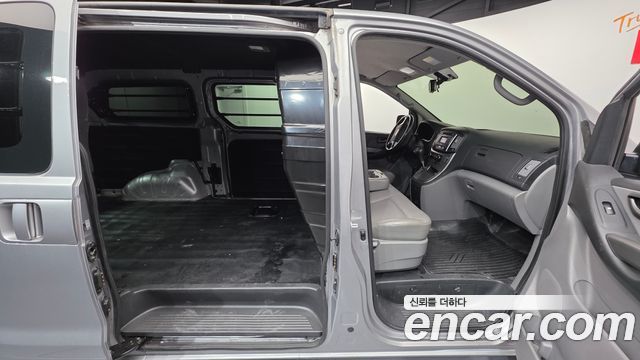 Hyundai Starex 2021 — photo 18