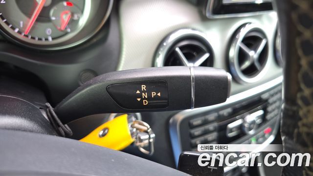 Mercedes-Benz GLA-Class 2015 — photo 9