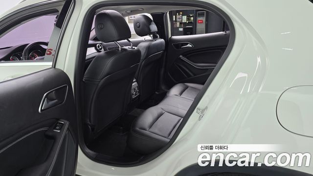 Mercedes-Benz GLA-Class 2015 — photo 11