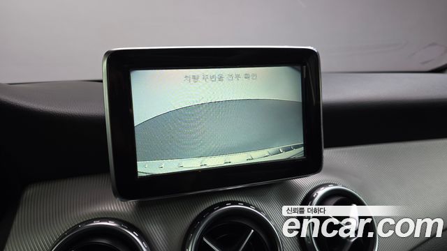Mercedes-Benz GLA-Class 2015 — photo 13