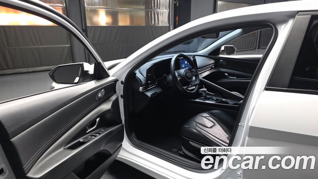 Hyundai AVANTE 2023 — photo 13