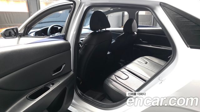 Hyundai AVANTE 2023 — photo 16