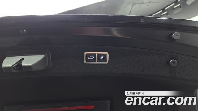 Genesis G80 2022 — photo 23