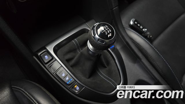 Hyundai Veloster 2020 — photo 9