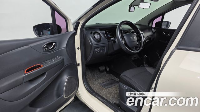 Renault Korea QM3 2016 — photo 10