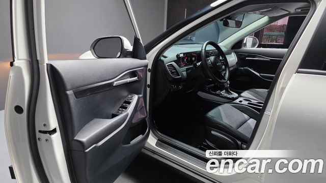 Kia Seltos 2023 — photo 10