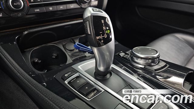 BMW 5-Series 2016 — photo 9