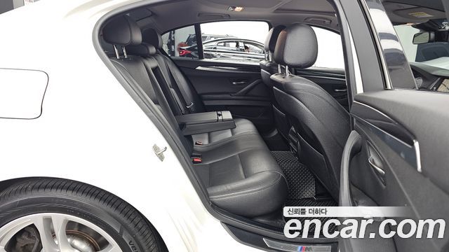 BMW 5-Series 2016 — photo 12